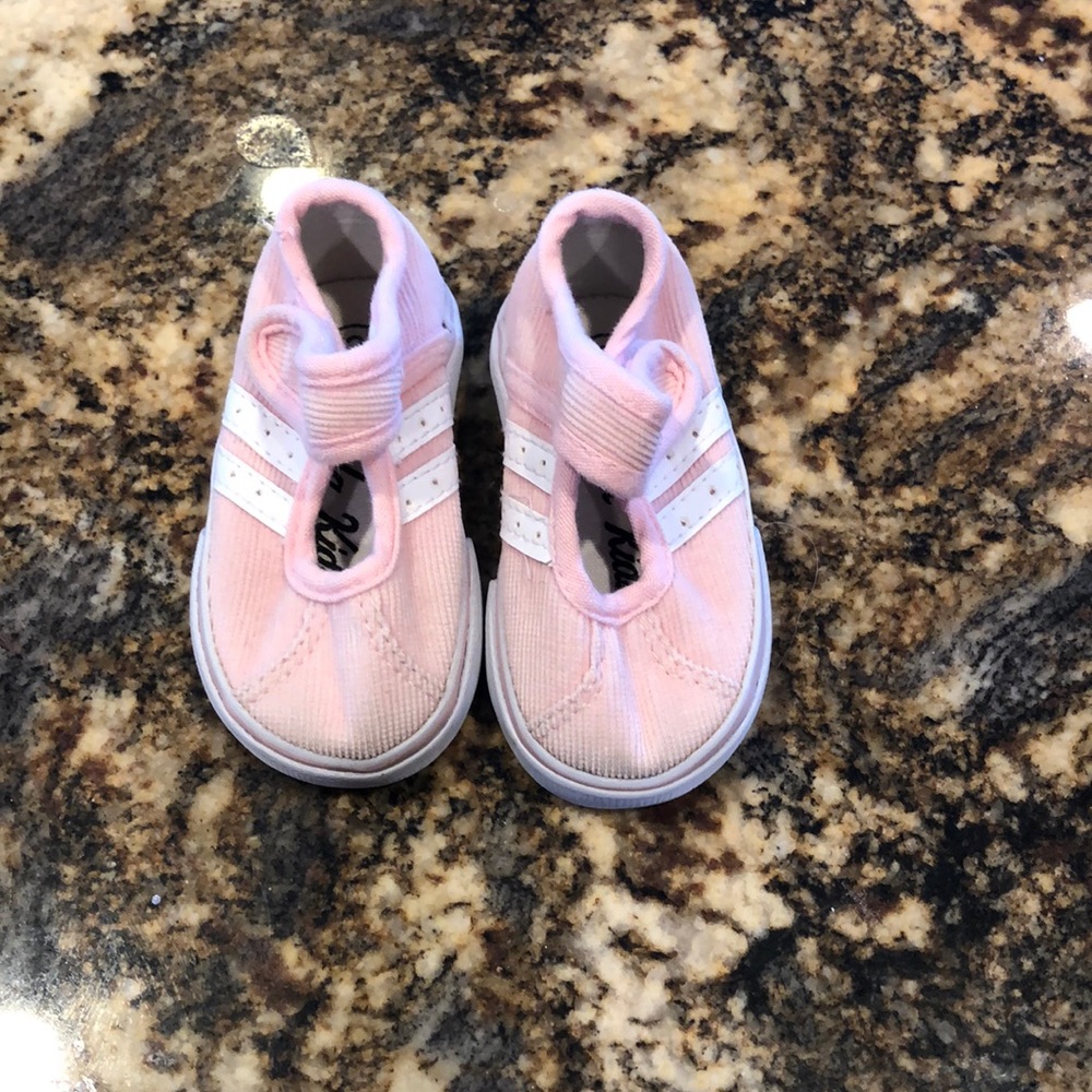 Koala kids baby size 2 sneakers